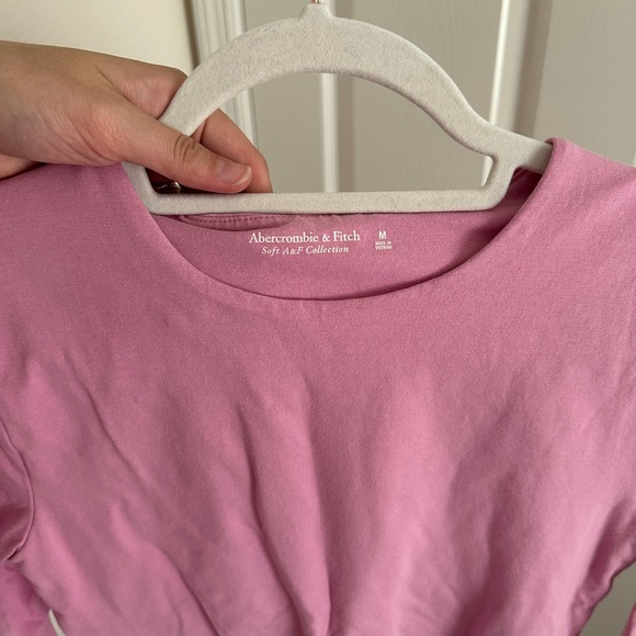 Abercrombie & Fitch || Tuckable long sleeve tee - Picture 3 of 4